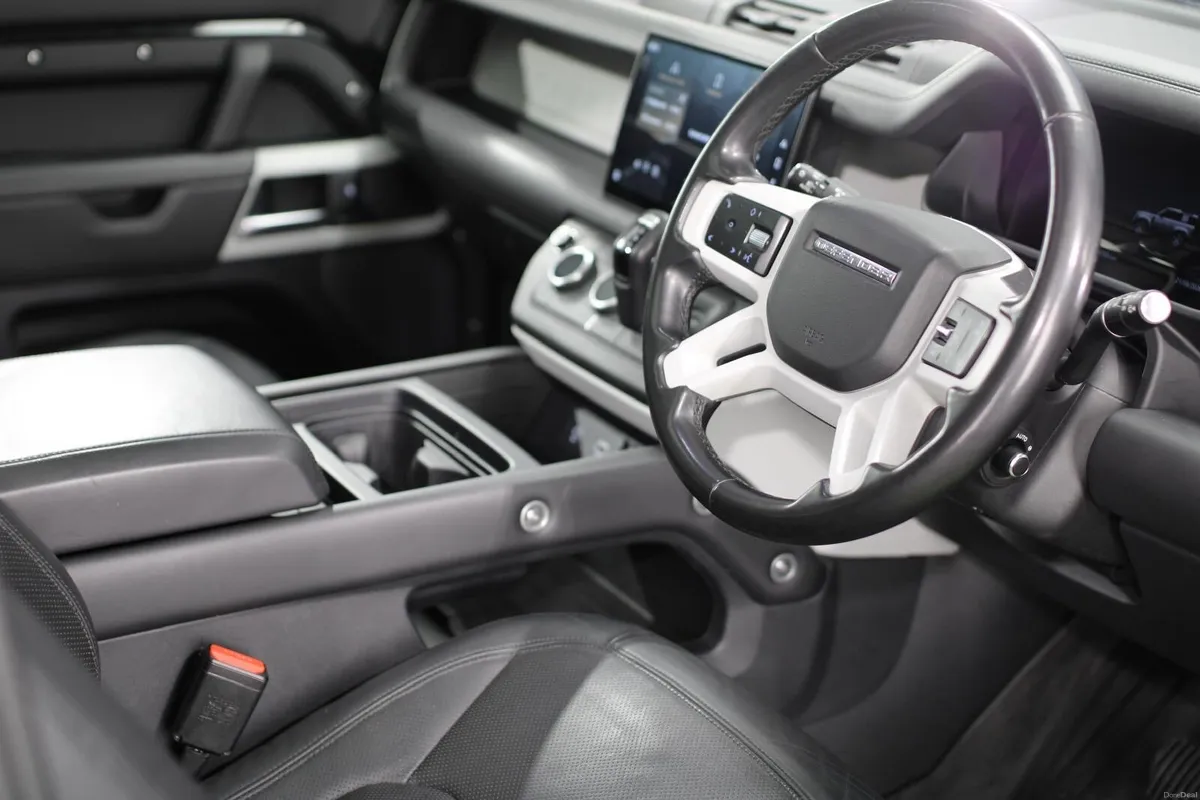 2024 LandRover Defender - Image 6