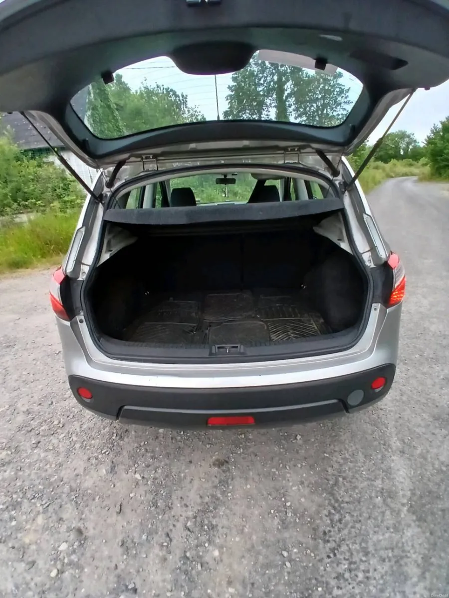 Car - Image 4