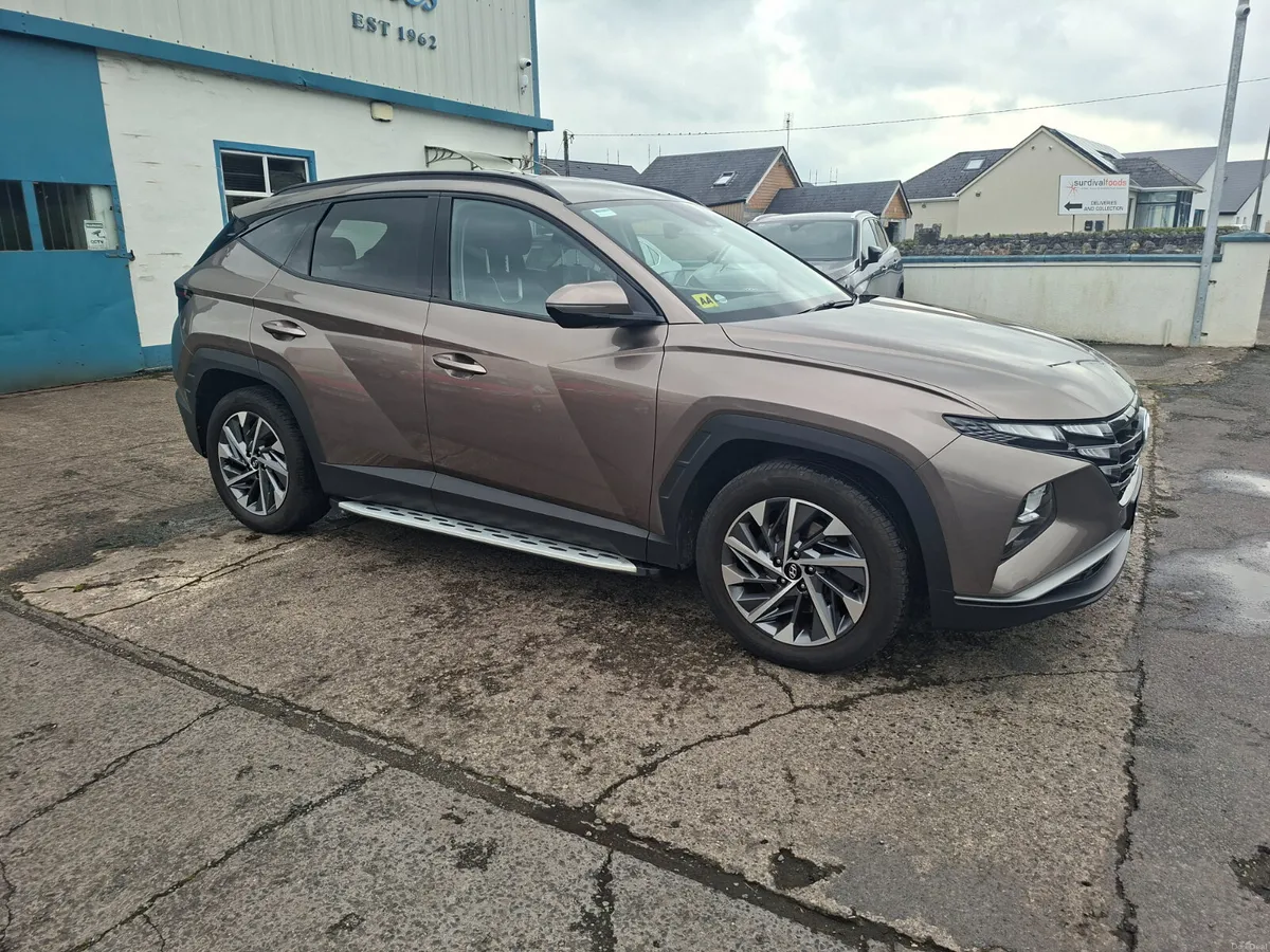 2022 Hyundai Tucson 2WD Executive - Image 2