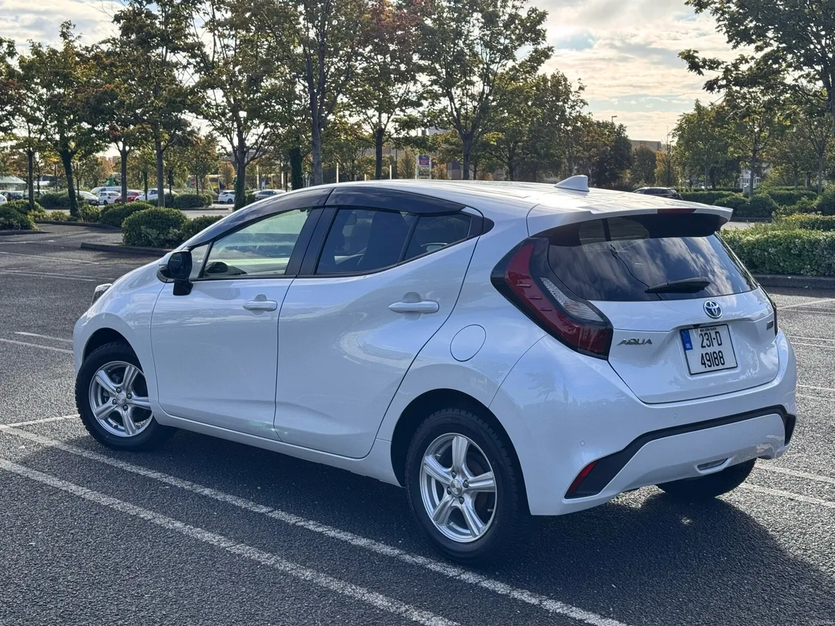 TOYOTA AQUA 1.5 HYBRID AUTOMATIC 2y NCT LIKE A NEW - Image 4