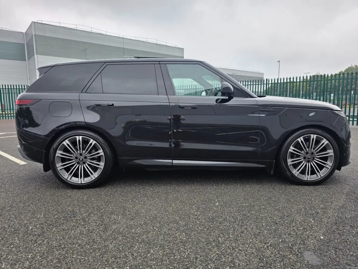 Land Rover Range Rover Sport P440E SPORT DYN SE NE - Image 3