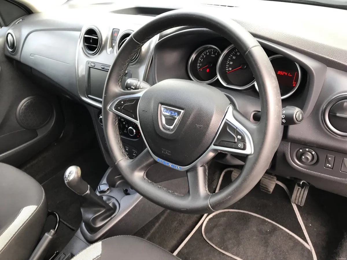 Blue dCi 95 Stepway Signature - Image 6