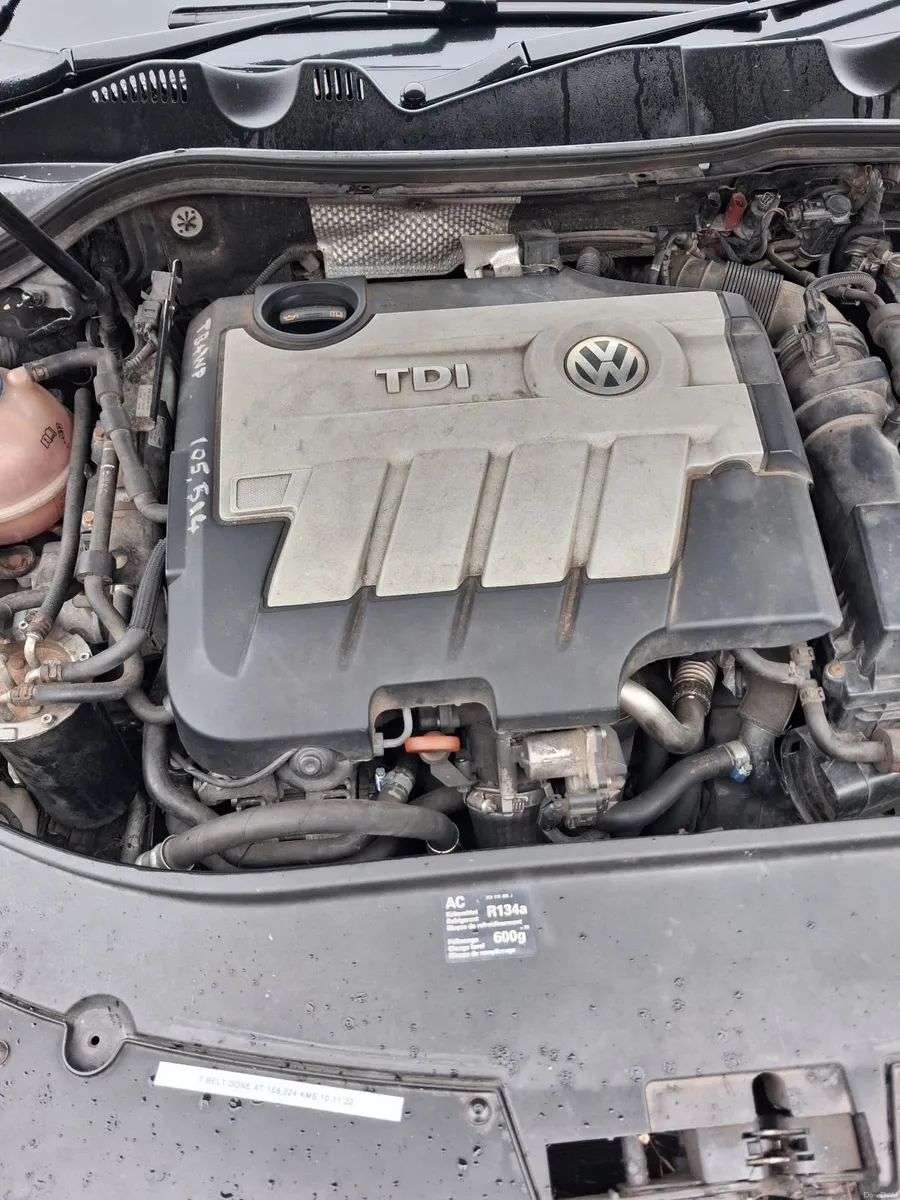 Volkswagen Passat 2009 - Image 2