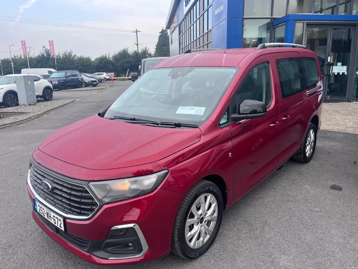 Ford Tourneo Connect 2025 Wheelchair Taxi - Image 3