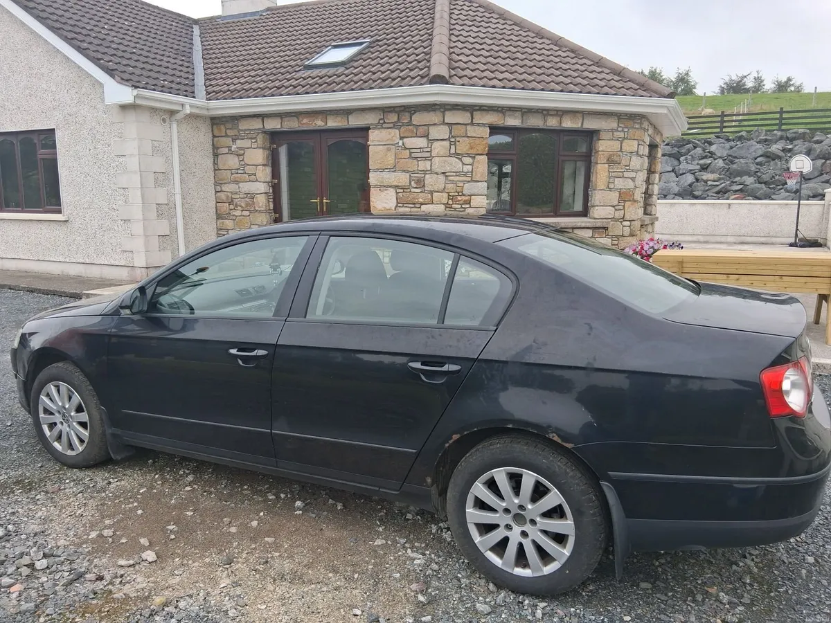 Volkswagen Passat 2008 - Image 2
