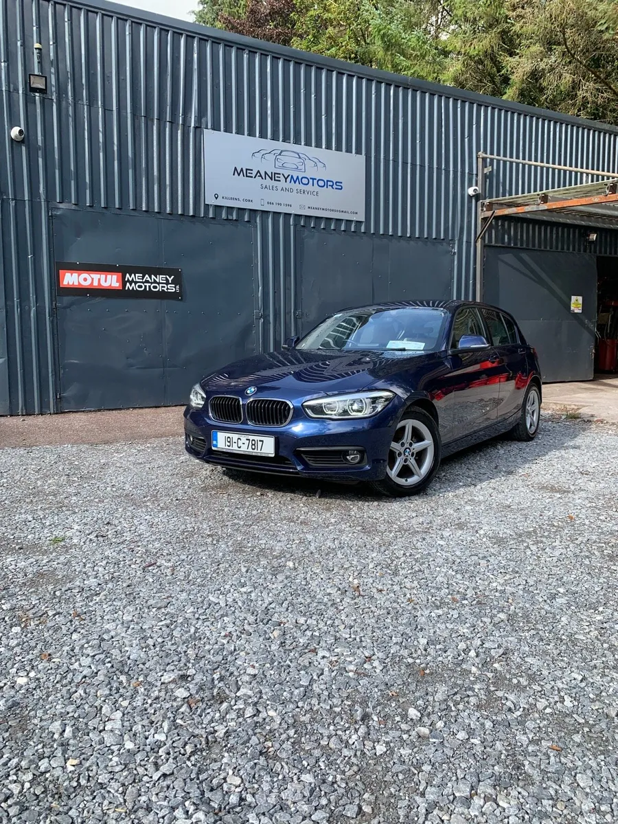 BMW  118i - Image 2