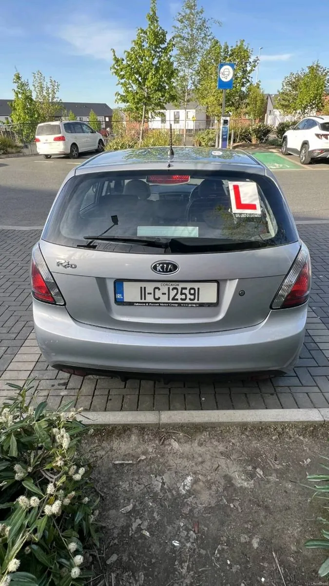 Car - Image 3