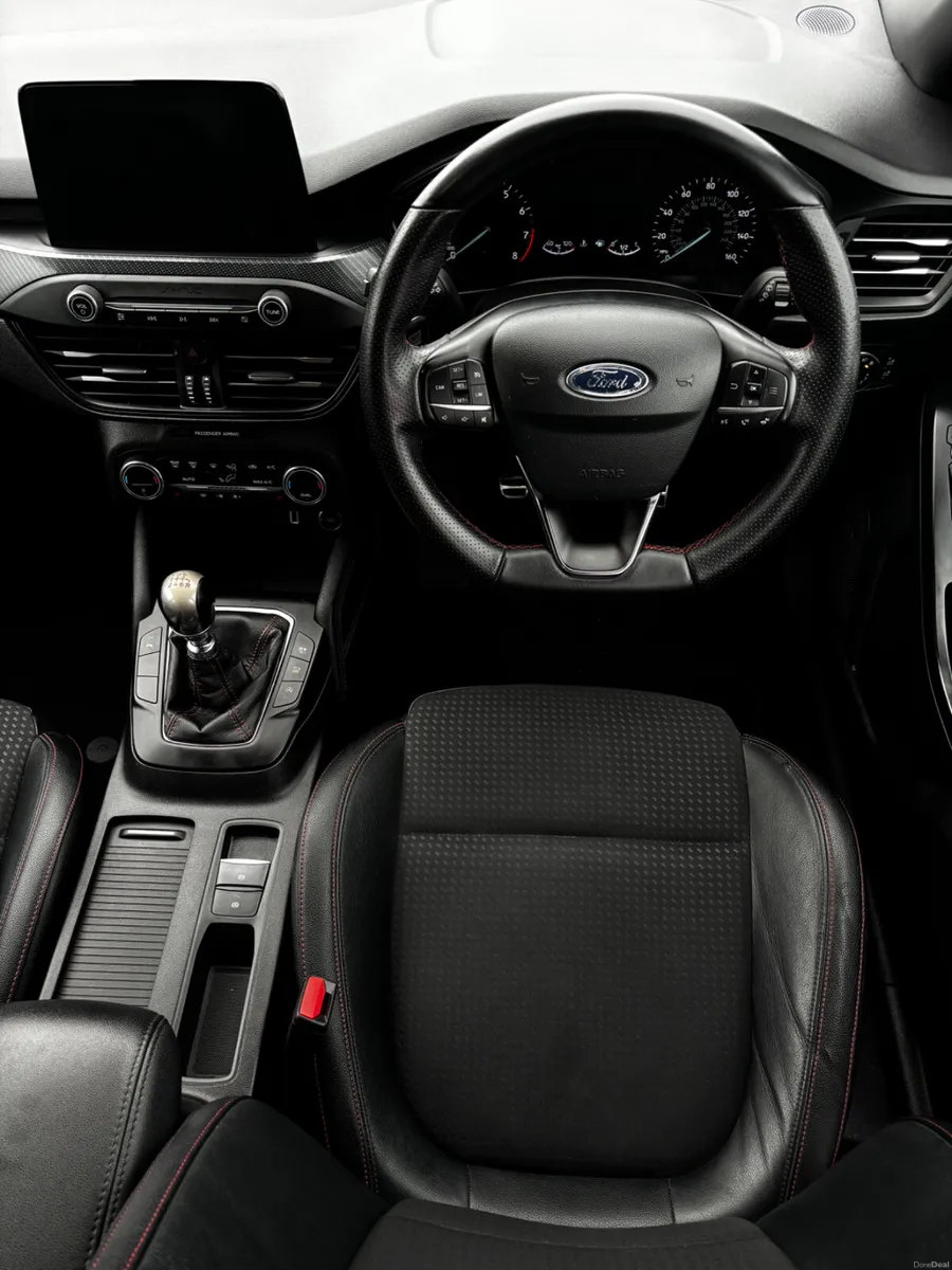 191 Ford Focus 1.0 T ST LINE - Image 4