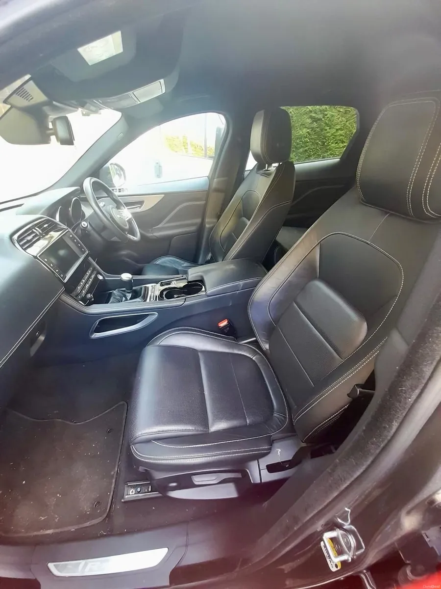 Jaguar F-Pace 2016 - Image 2