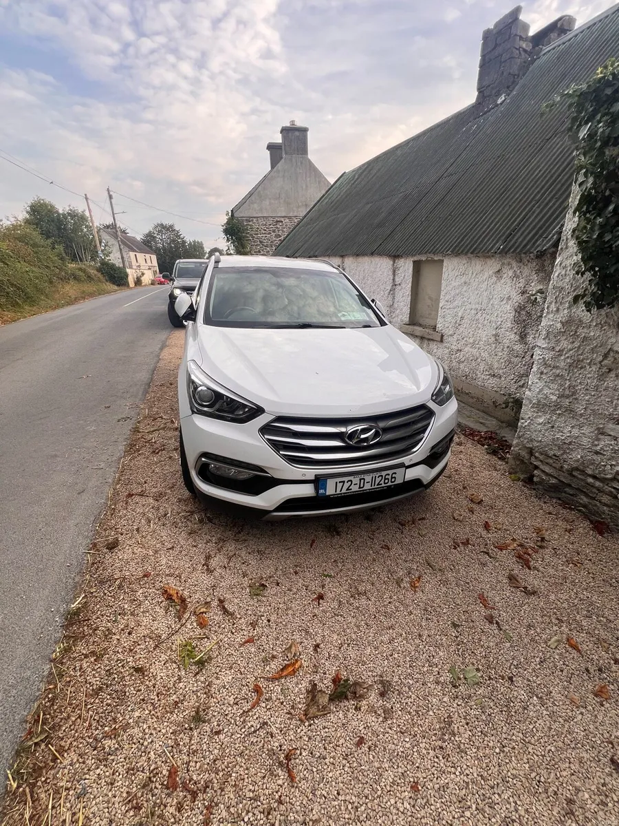 Hyundai Santa Fe executive model - Image 3