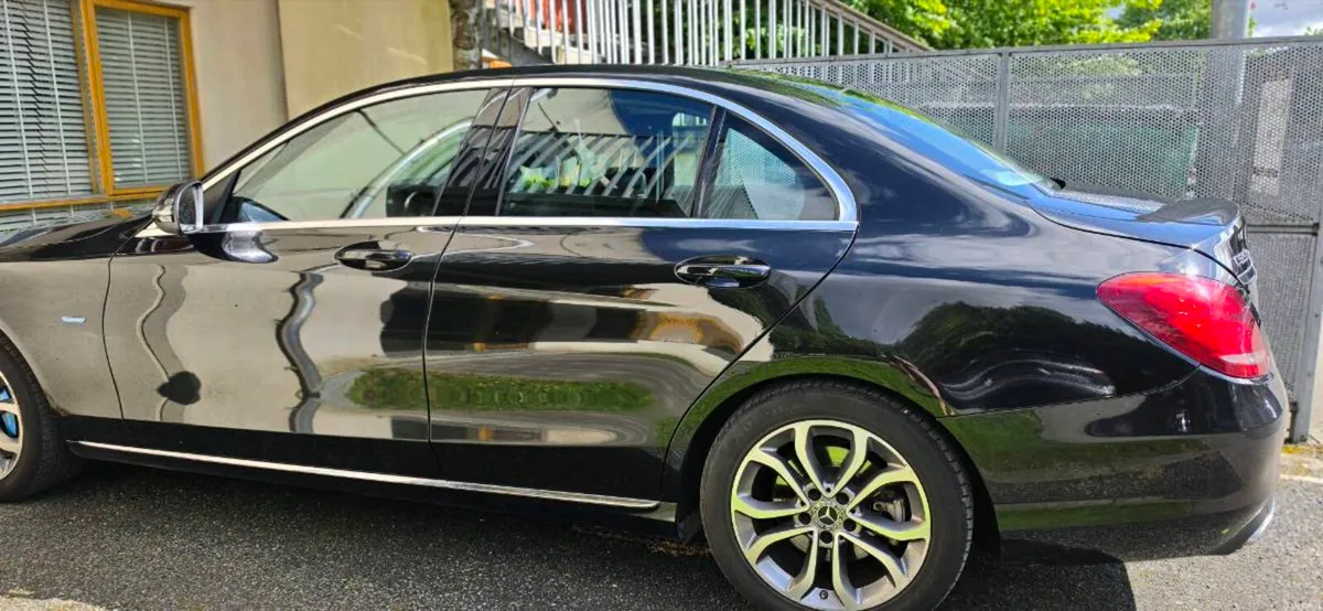Mercedes-Benz C-Class C350e 2017 - Image 2
