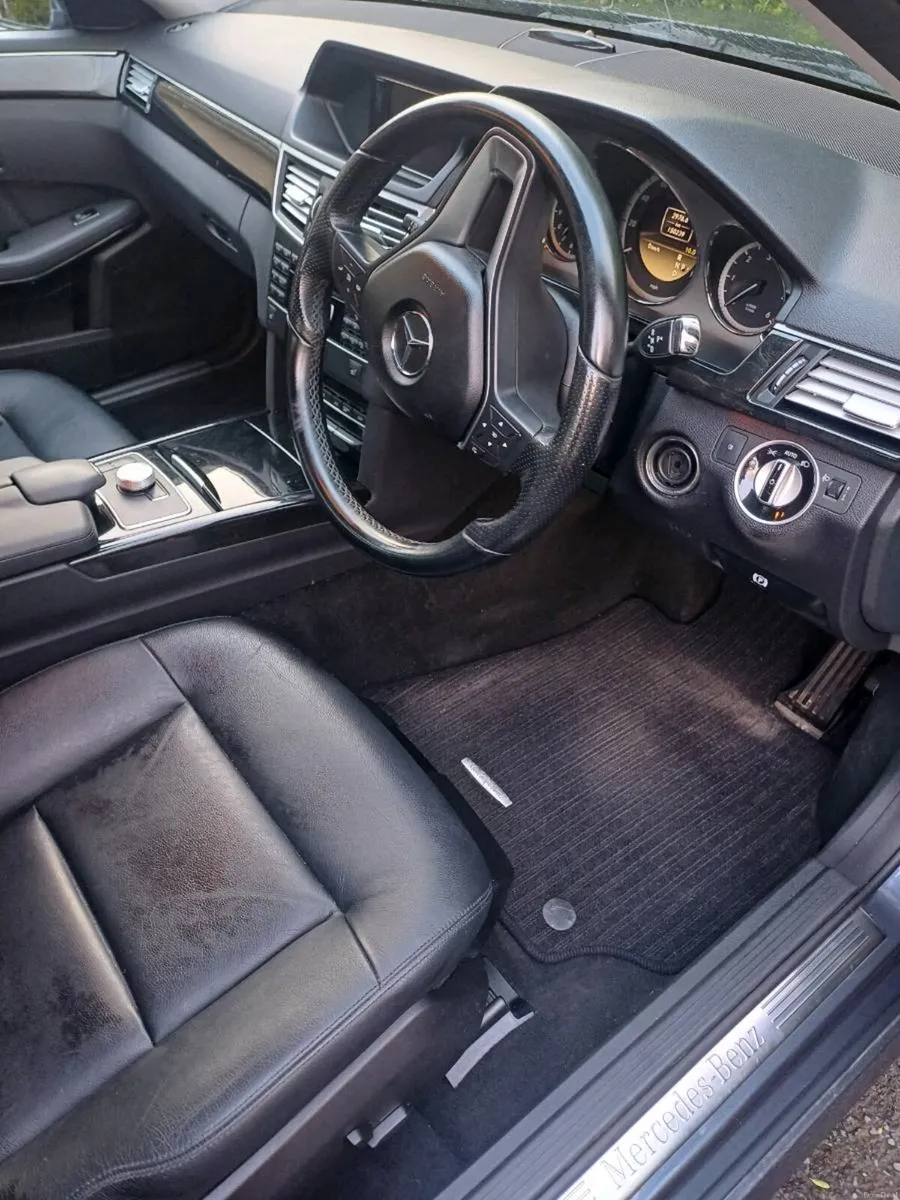 Mercedes e220 - Image 4