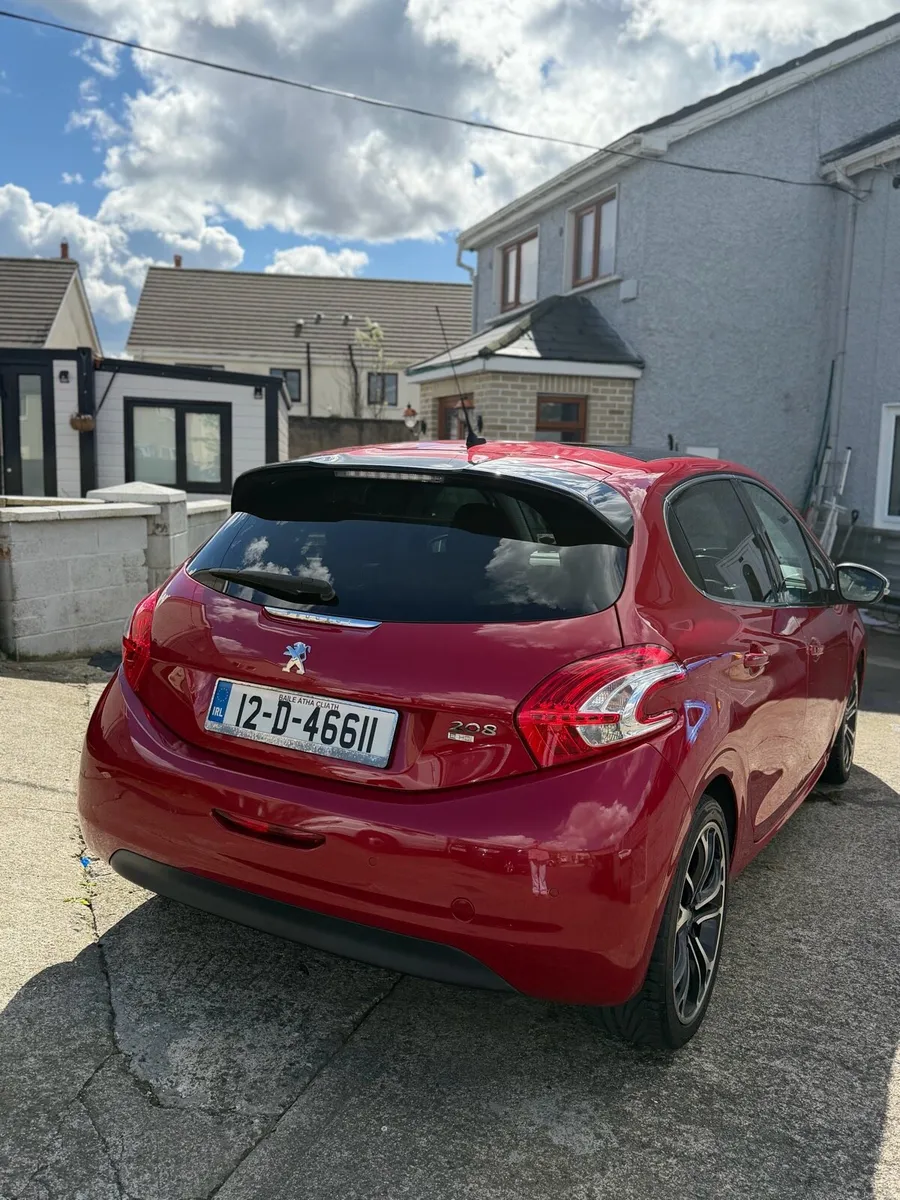 Peugeot 208 Automatic 1.4L Diesel HIGH SPEC - Image 2