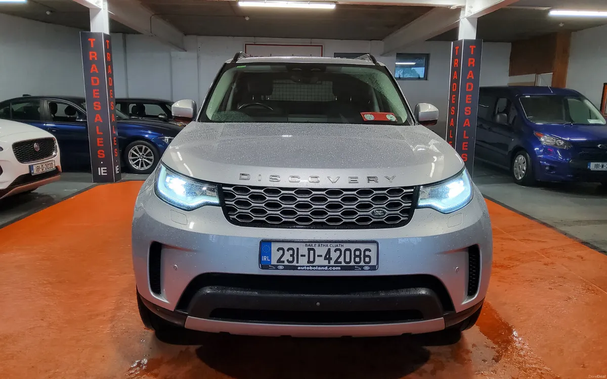 Land Rover Discovery 2023 - Image 2