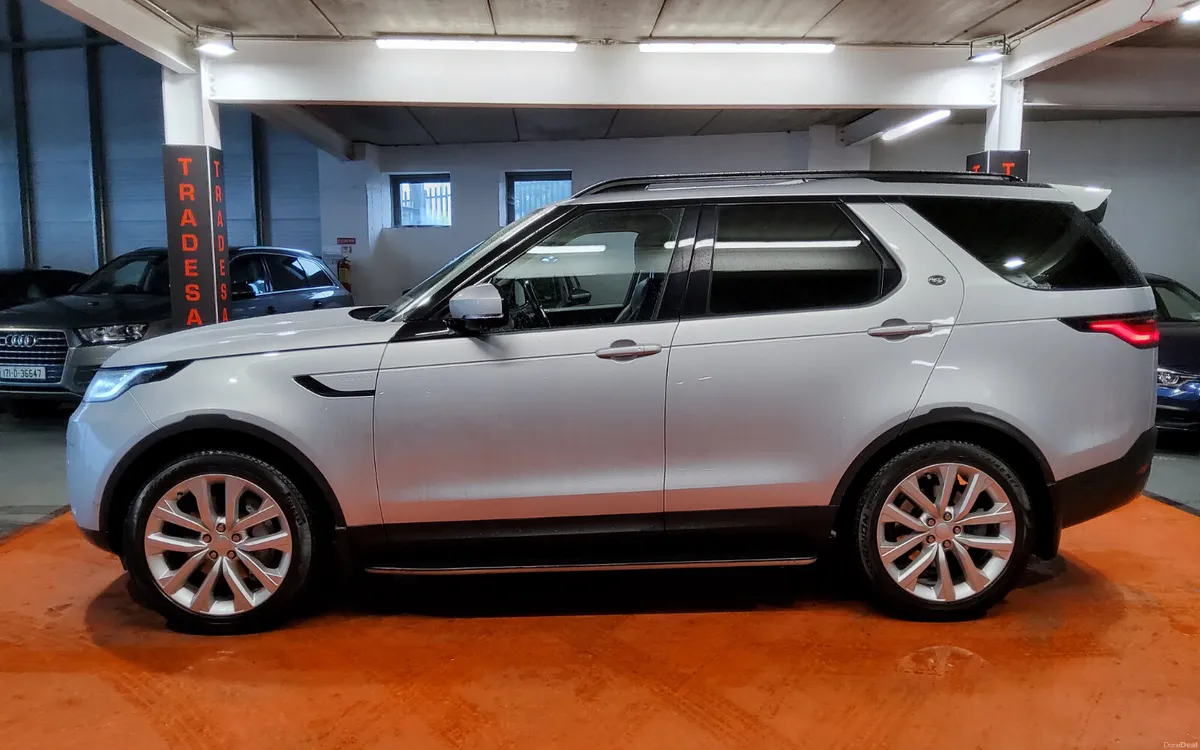 Land Rover Discovery 2023 - Image 5