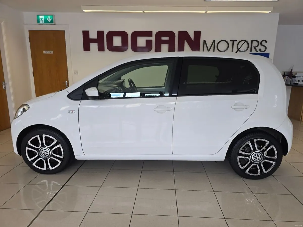 Volkswagen up! Highline 1.0 5DR H/B - Image 4
