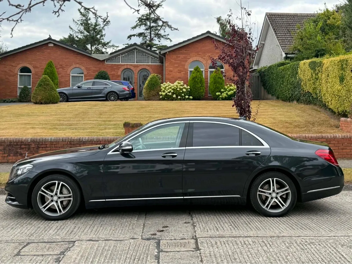 Mercedes Benz 2016 LWB 9G - Image 3