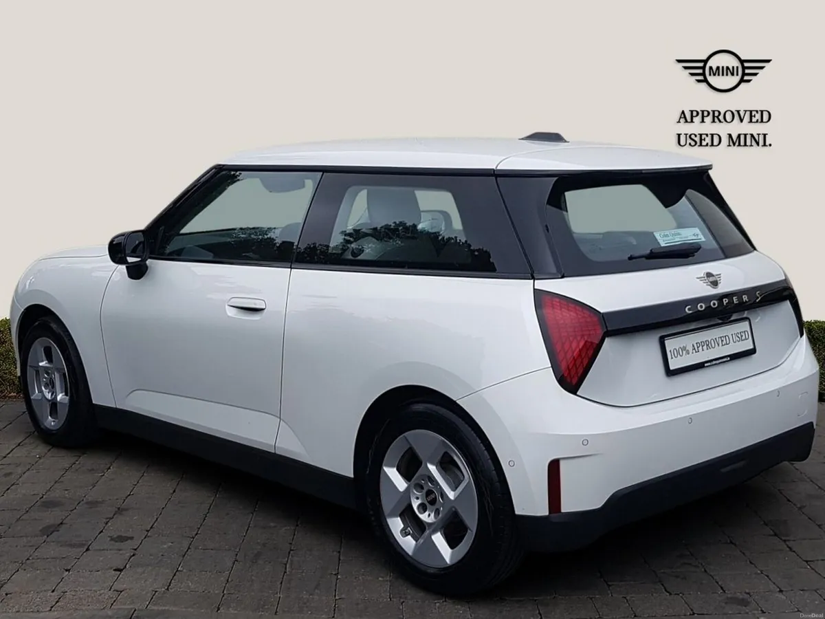 Mini Cooper Cooper SE Classic - Image 2