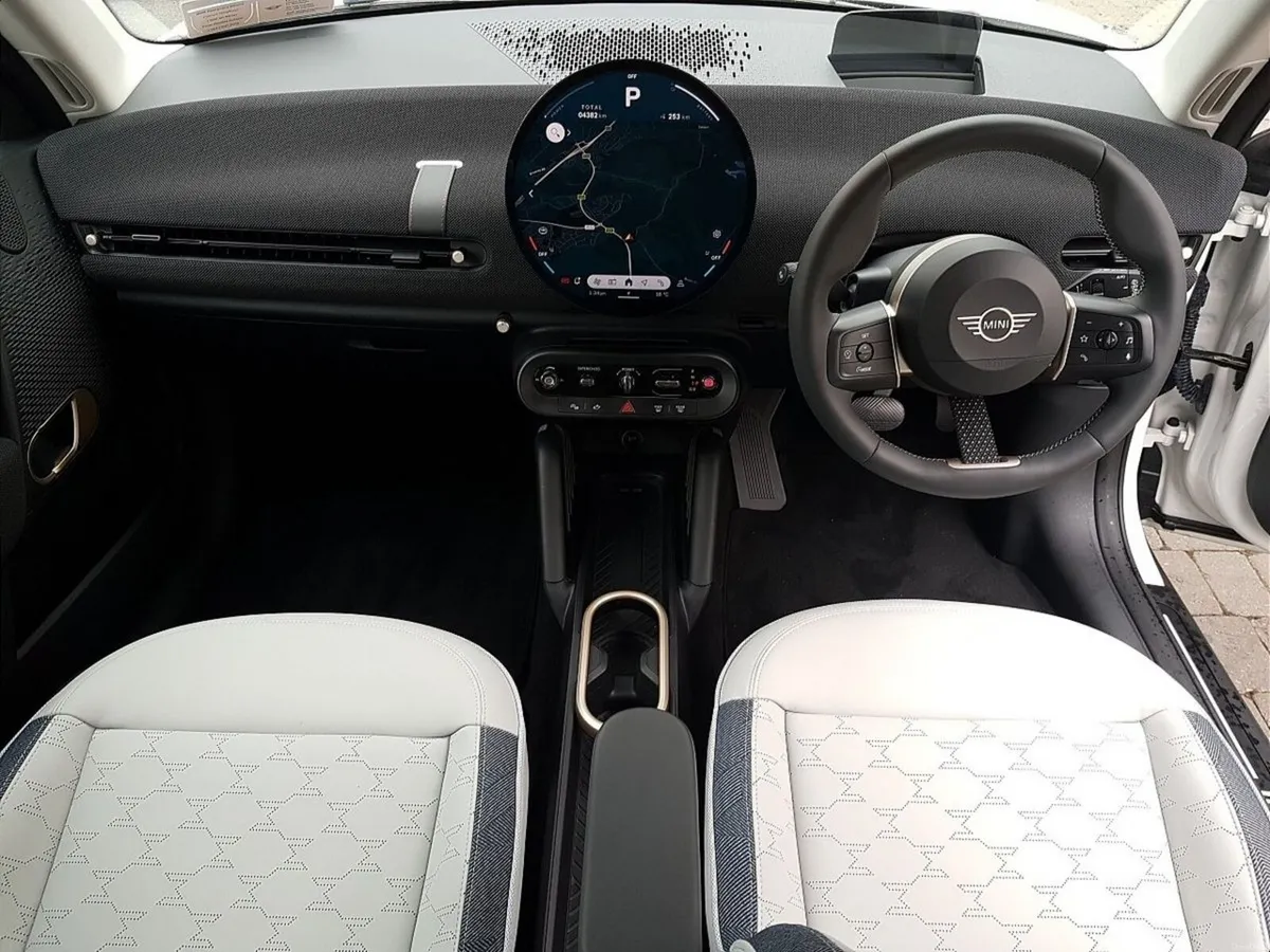 Mini Cooper Cooper SE Classic - Image 4