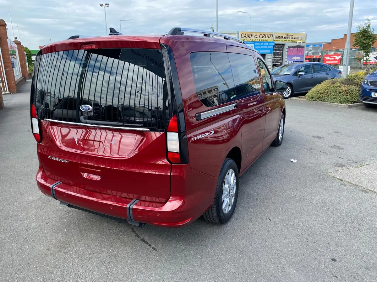 Wheelchair Accessible Taxi Ford Connect 5 Seats+WC - Image 4