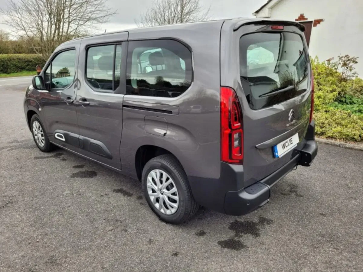 Citroen Berlingo Wheelchair Taxi - Image 5