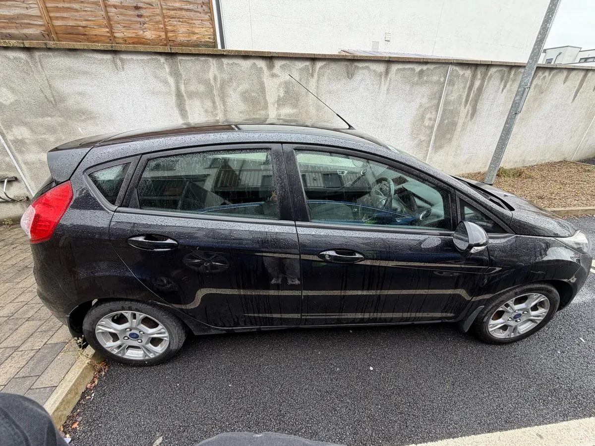 142 Ford Fiesta Zetec 1.2L Manual - Image 4