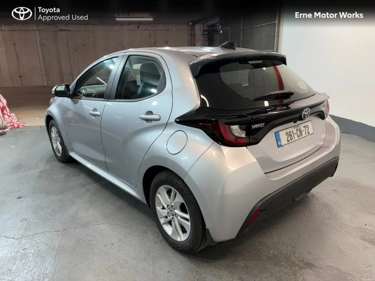 Toyota Yaris Yaris HEV Luna - Image 3