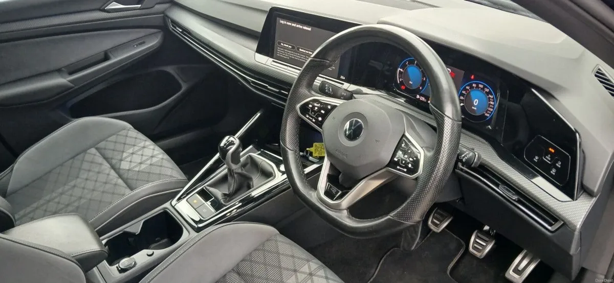 Volkswagen Golf R-Line 2.0 TDI 150HP **REAR VIEW C - Image 5