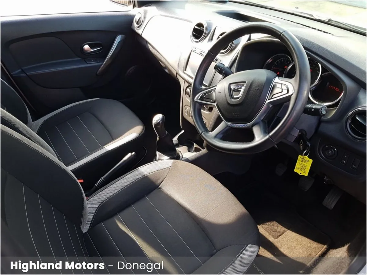 Dacia Sandero Stepway 1.5 dCi 90 STEPWAY SIGNATURE - Image 6