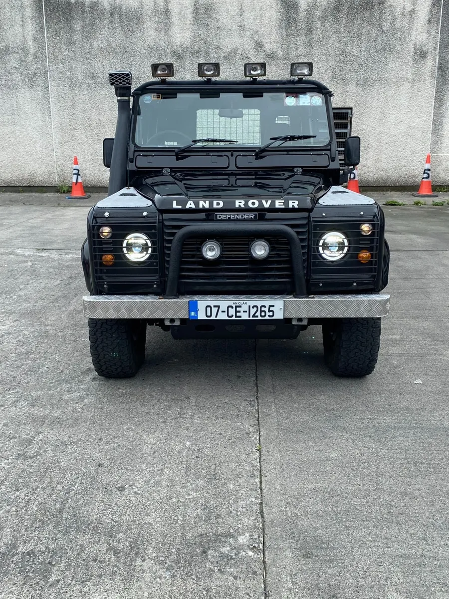 Land Rover Defender 2007 - Image 1