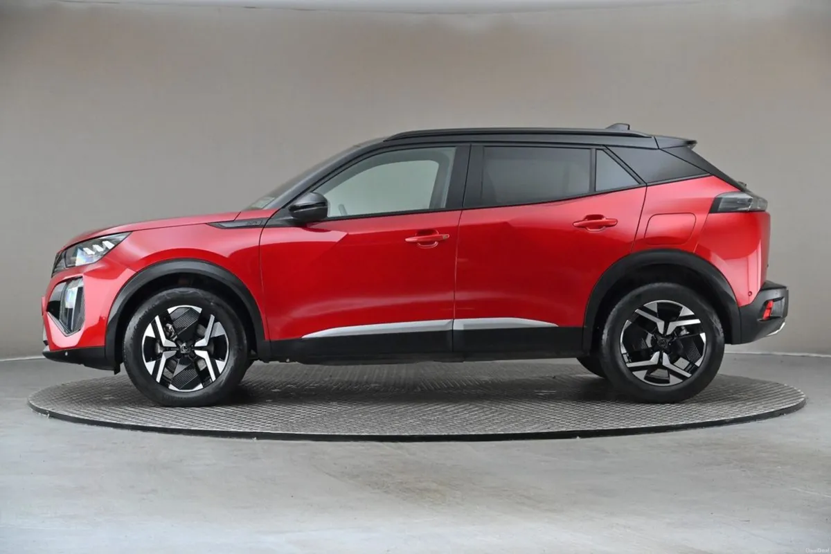 Peugeot 2008 1.2 MHEV GT  **BI-TONE ROOF** - Image 5