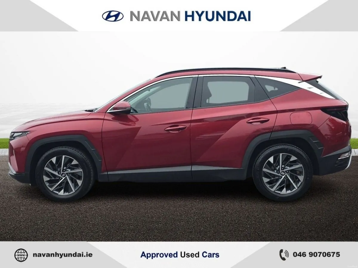 Hyundai Tucson 2WD Executive Plus *4.9% APR!* - Image 4