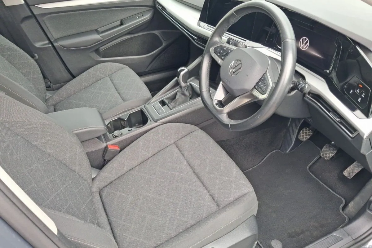 Volkswagen Golf Life 1.0 TSi Petrol 110bhp - Image 5