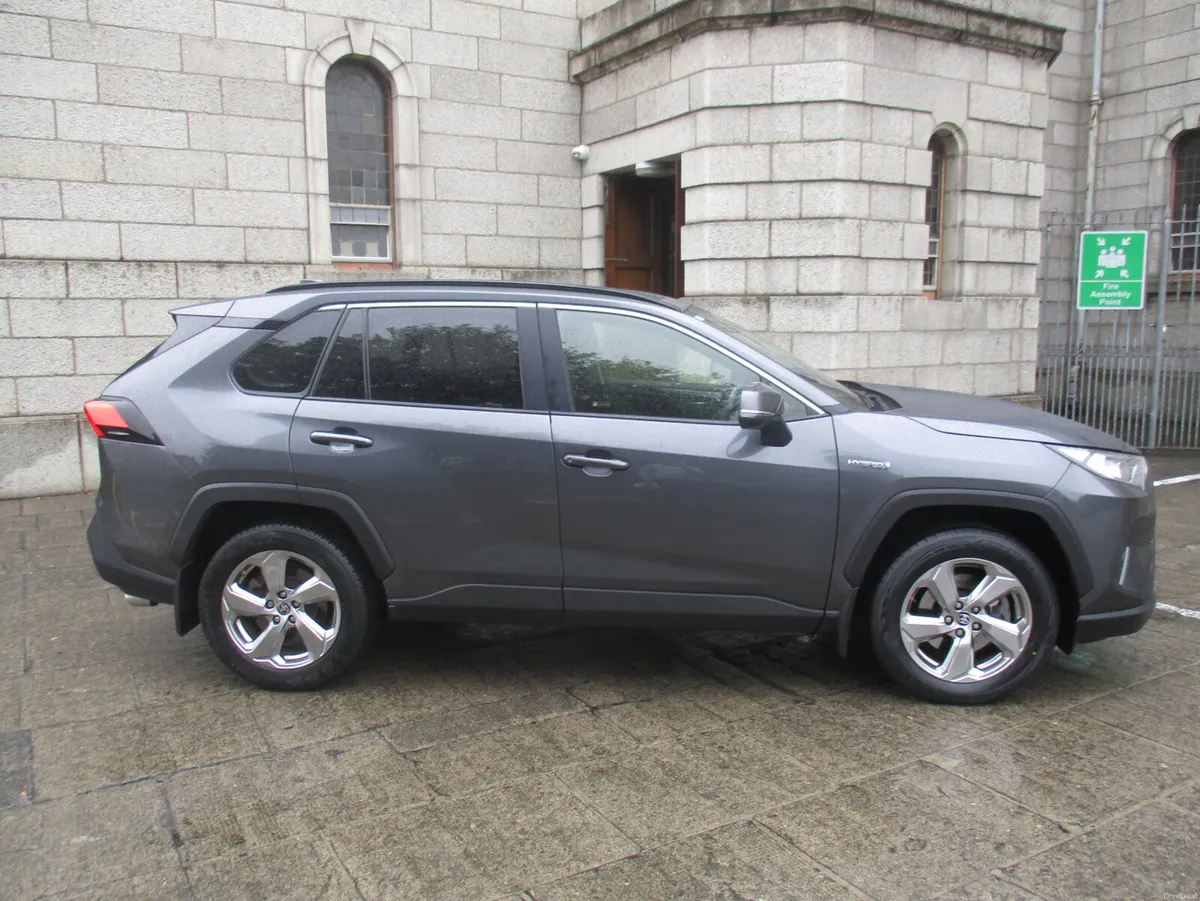 2021 TOYOTA RAV 4 HYBRID SOL / 1 OWNER - Image 2