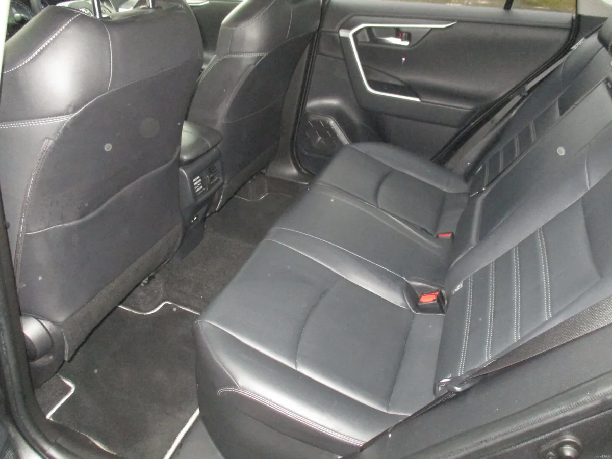 2021 TOYOTA RAV 4 HYBRID SOL / 1 OWNER - Image 6