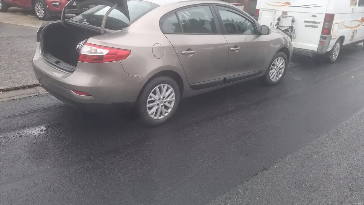 Automatic 2015 Renault fluence - Image 5