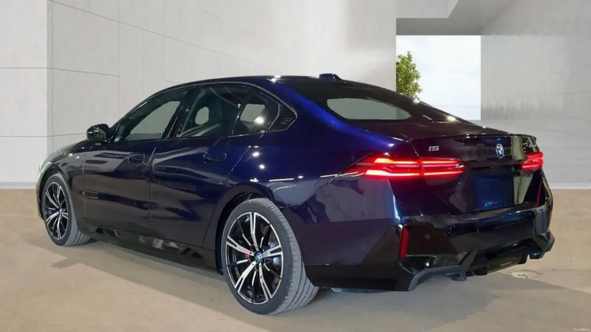 BMW I5 250KW 84KWH ED40 M SPORT PRO - Image 3