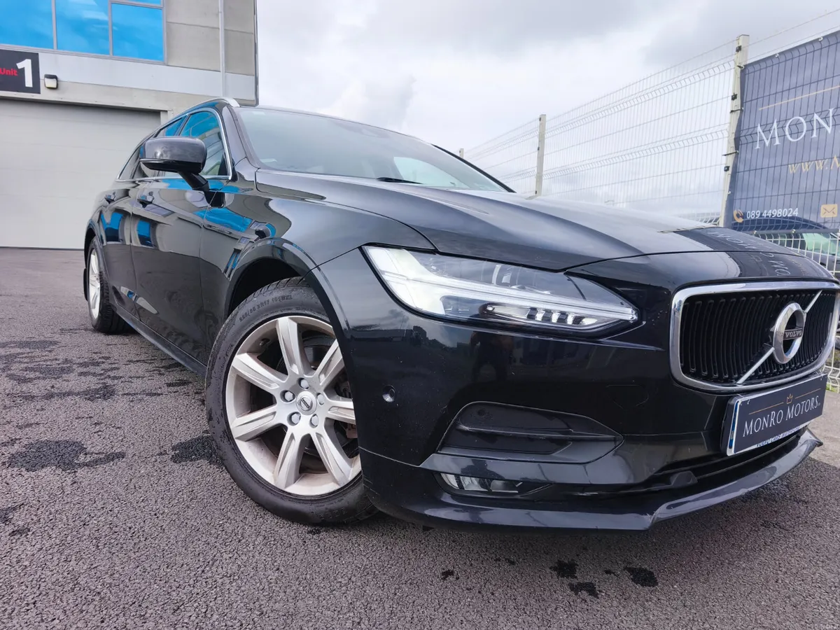 Volvo V90 D4 (190hp) Momentum Auto, Full S.History - Image 4
