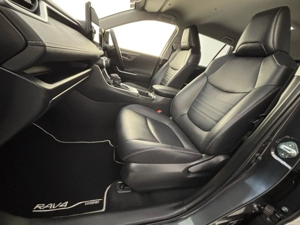 Toyota RAV4 HYBRID SOL - Image 6