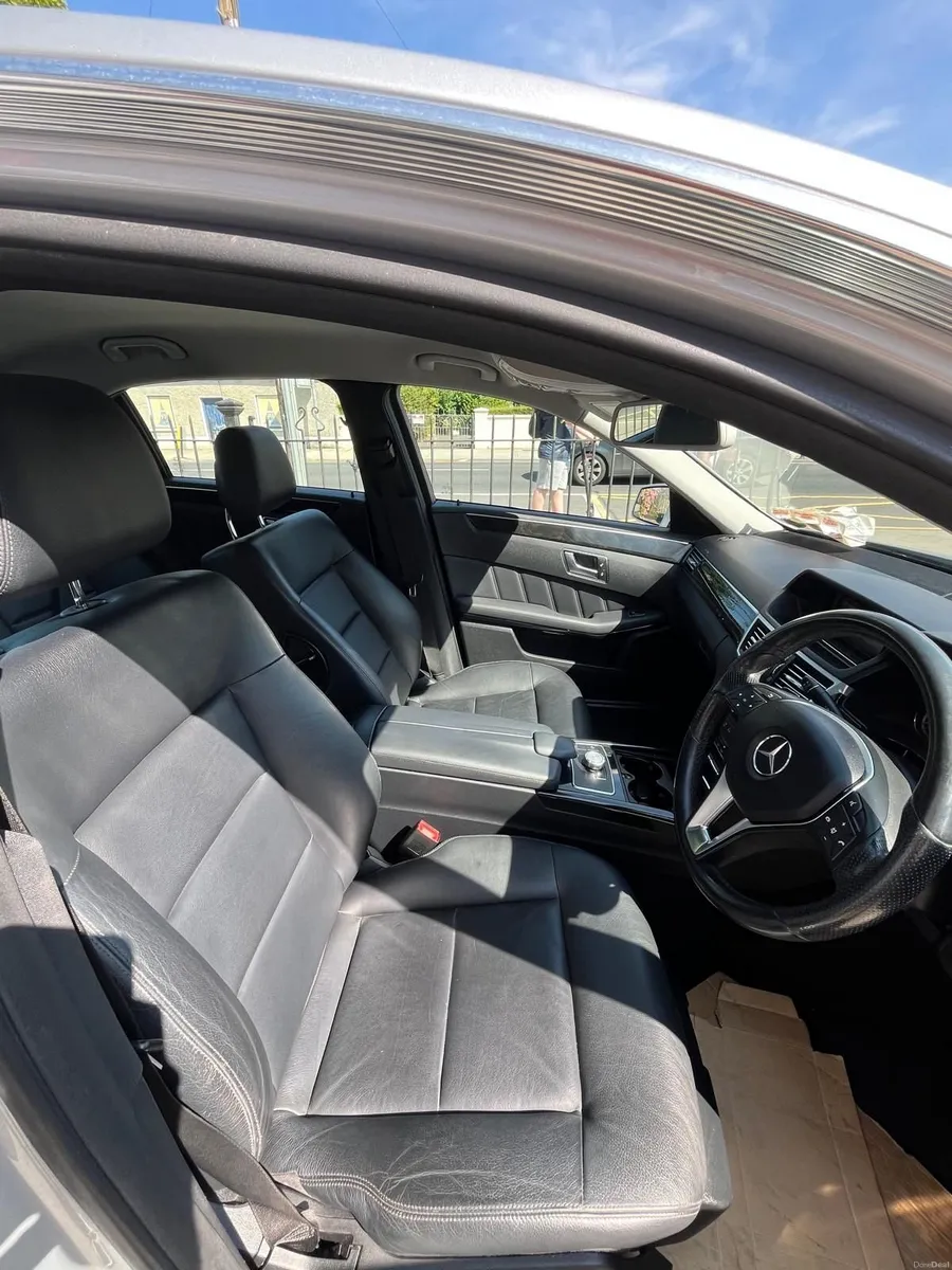 Mercedes-Benz E-Class 2013 - Image 2
