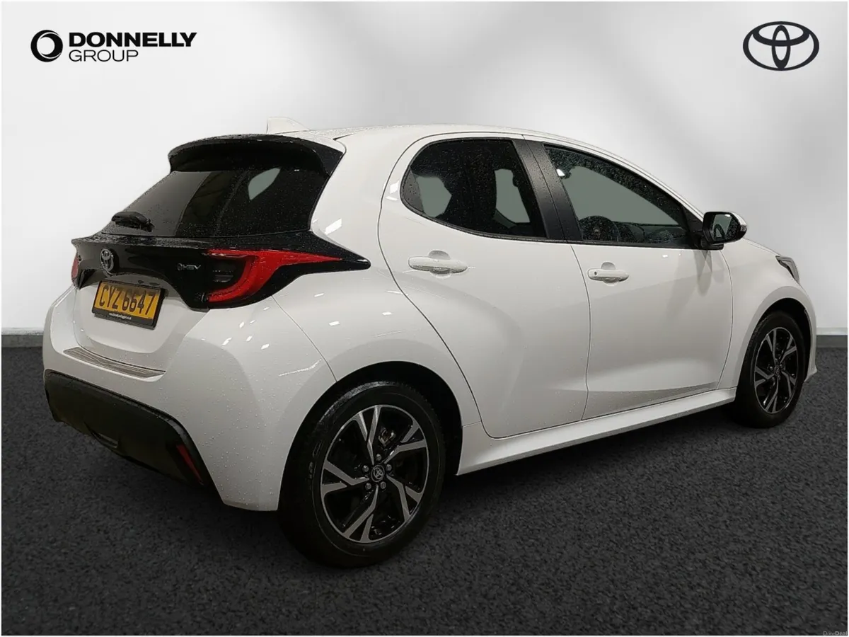 Toyota Yaris 1.5 Hybrid Design 5dr CVT - Image 4