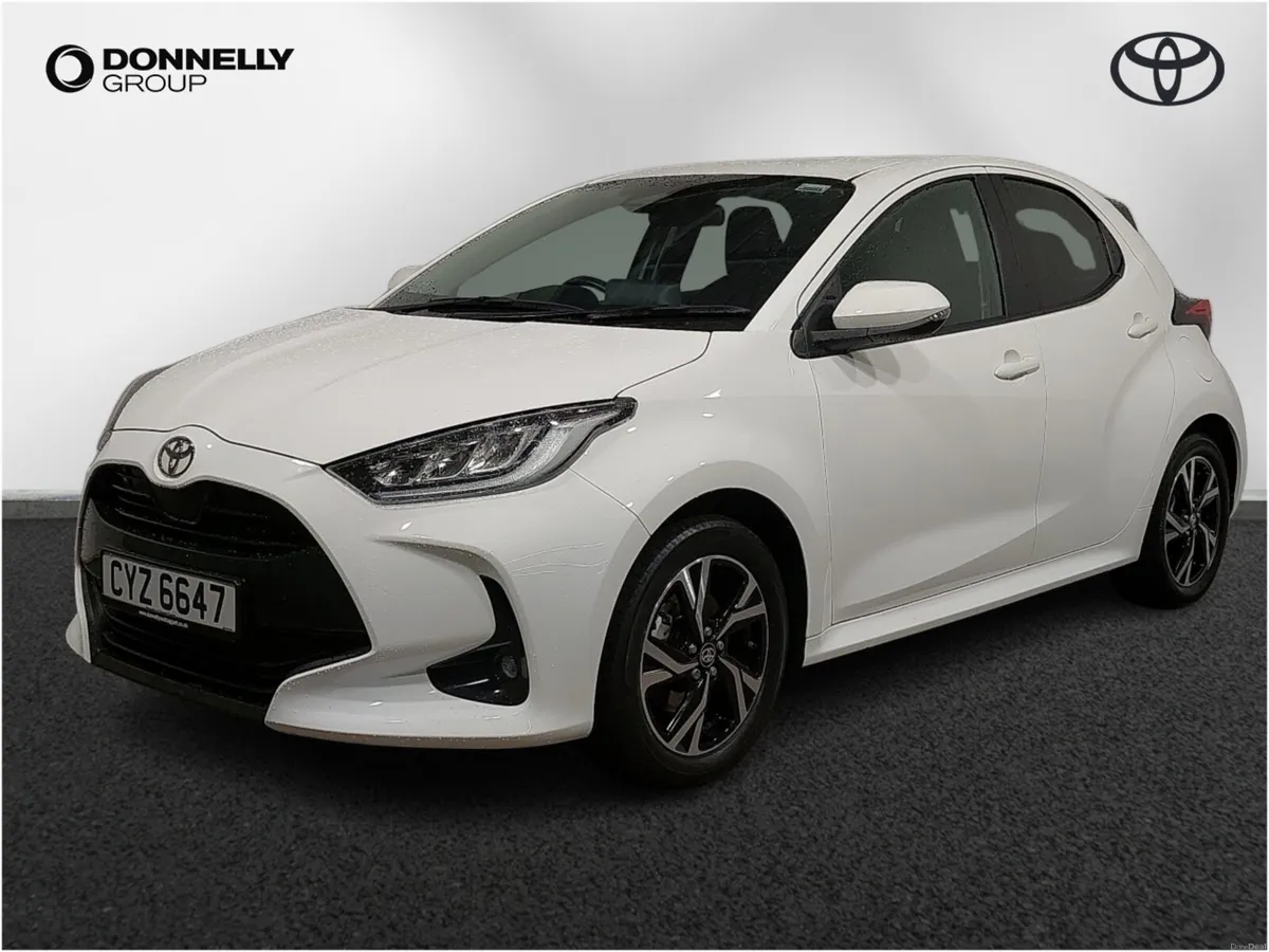 Toyota Yaris 1.5 Hybrid Design 5dr CVT - Image 3