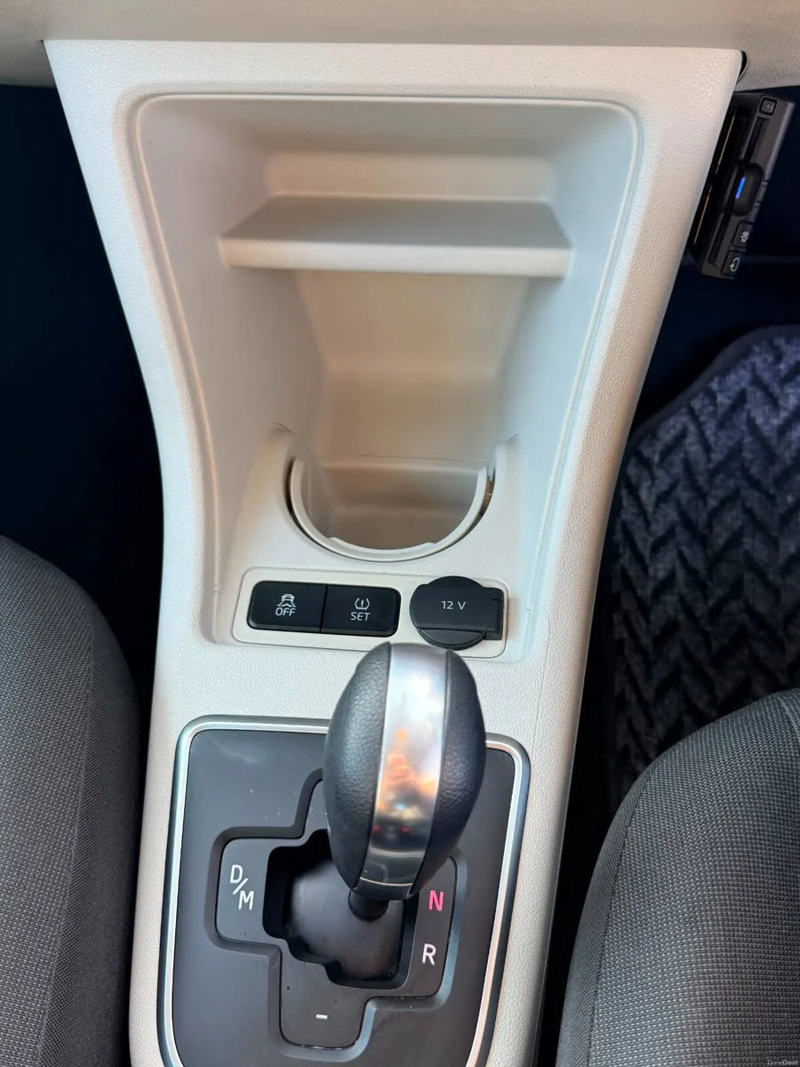 Volkswagon Up - Image 5