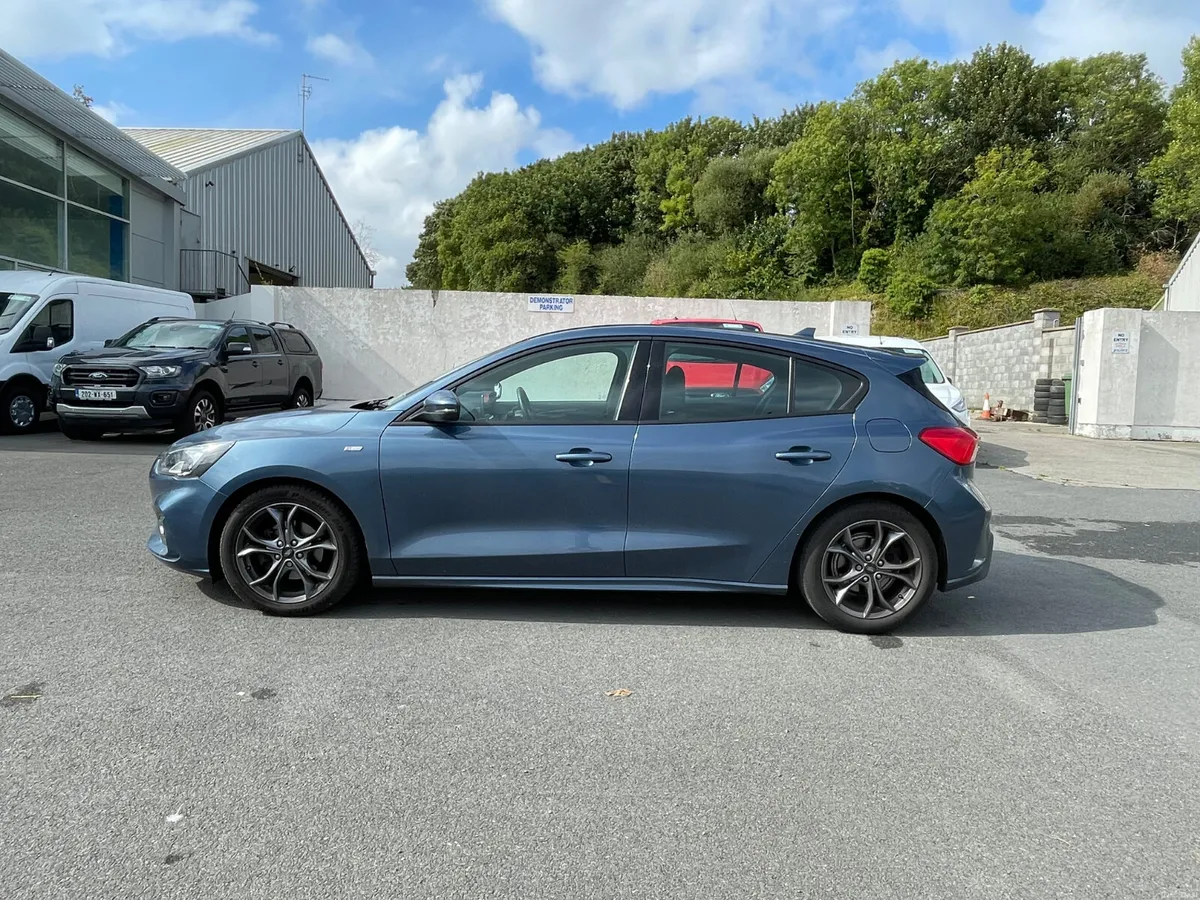 Ford Focus ST-Line 1.5 Diesel - Image 2