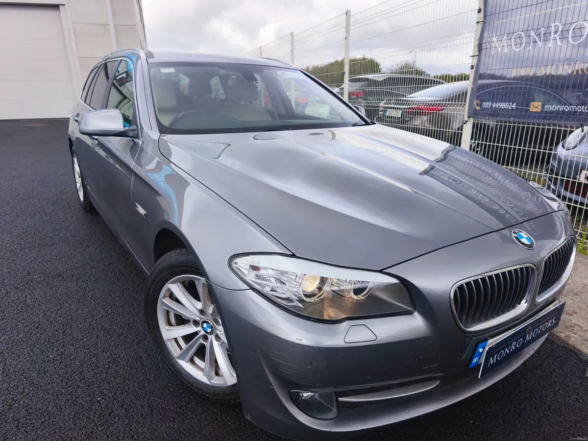 BMW 5-Series 2013 520D SE TOURING AUTO - Image 3
