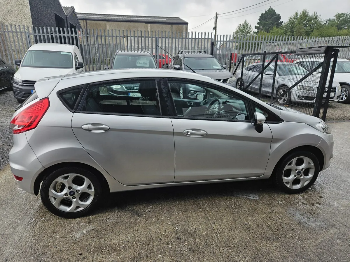 2012 Ford Fiesta 1.2 Zetec - Image 5