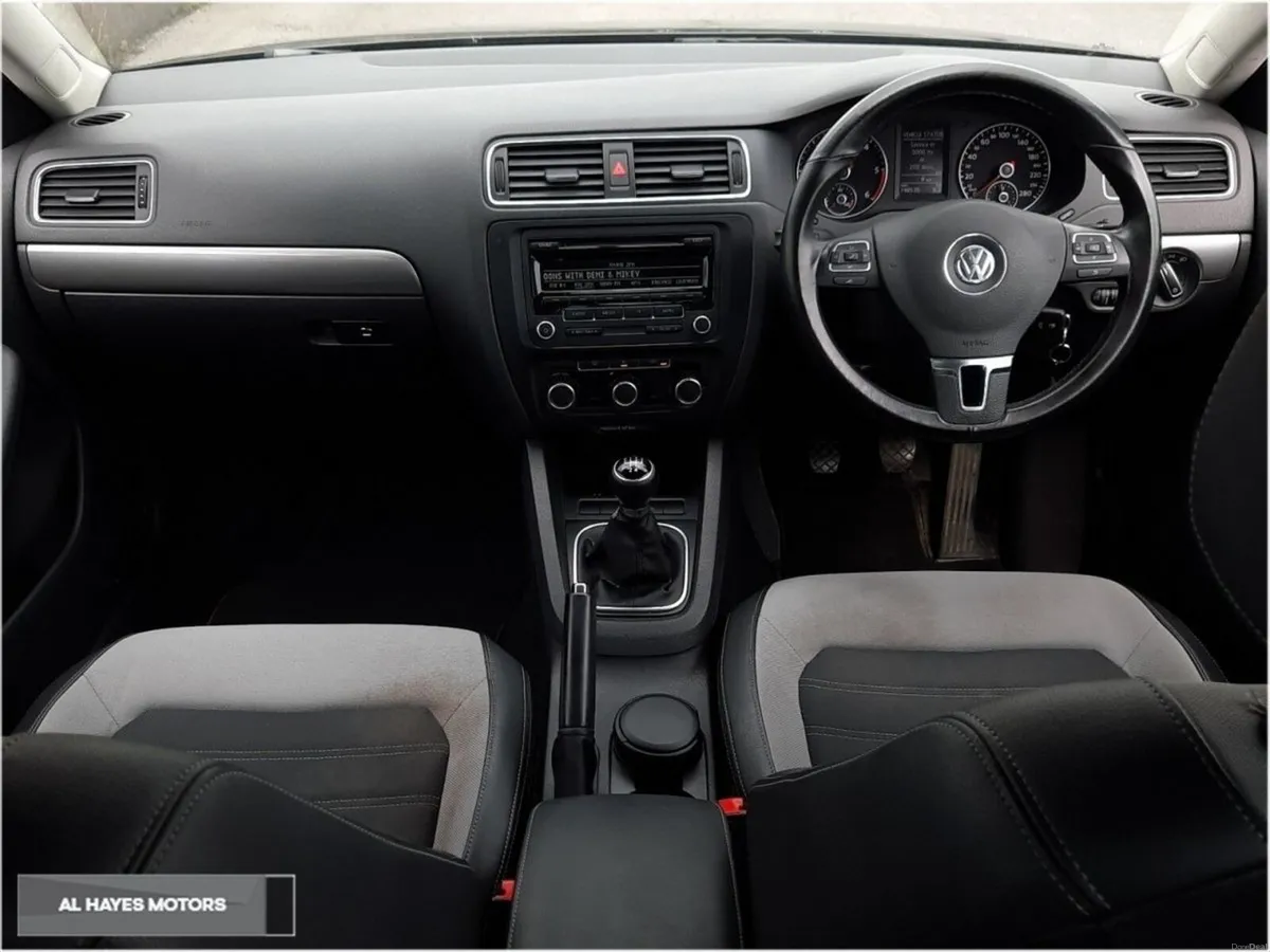 Volkswagen Jetta **NCT 05-2027**HIGHLINE **1.6 TDI - Image 2