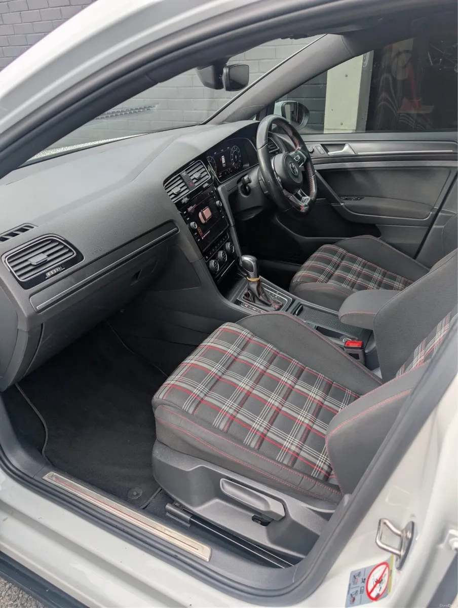 Volkswagen - Image 2