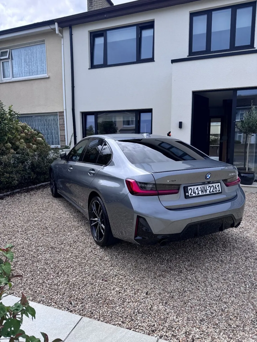 2024 BMW 330e xDrive M Sport Pro | 29,000 km - Image 6
