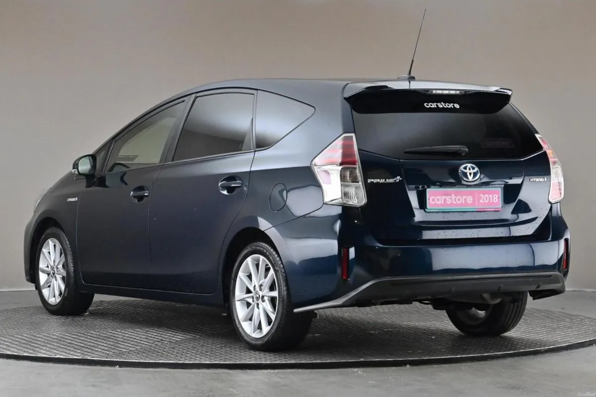 Toyota Prius 1.8 HYBRID LUXURY 7SEATS **HALF LEATH - Image 6